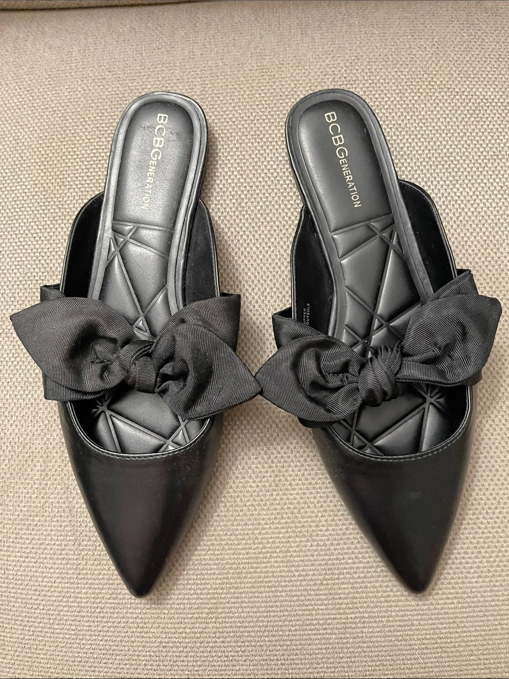 BCBGeneration Black Pointed Bow-Detail Slip-On Flats